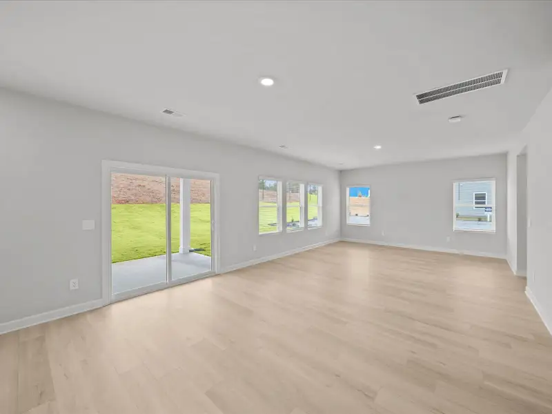 Spacious, unfurnished interior of a new home in Cedar Shoals - Signature Collection, Piedmont (Image 9).