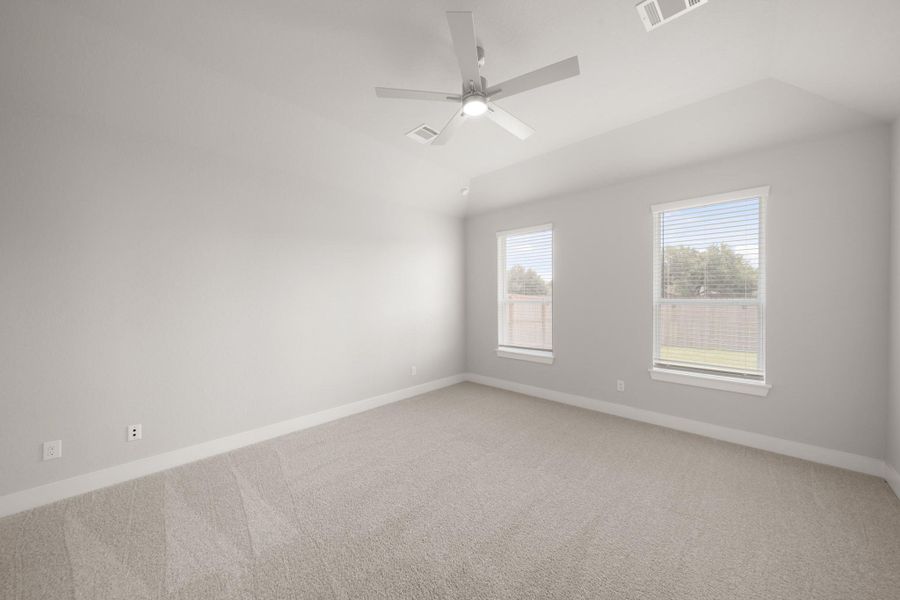 Spacious, unfurnished interior of a new home in Morton Creek Ranch, Katy (Image 21).