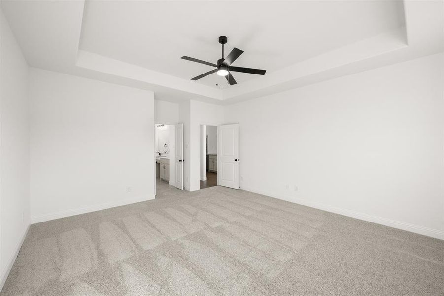 725 Winecup- Primary Suite-2