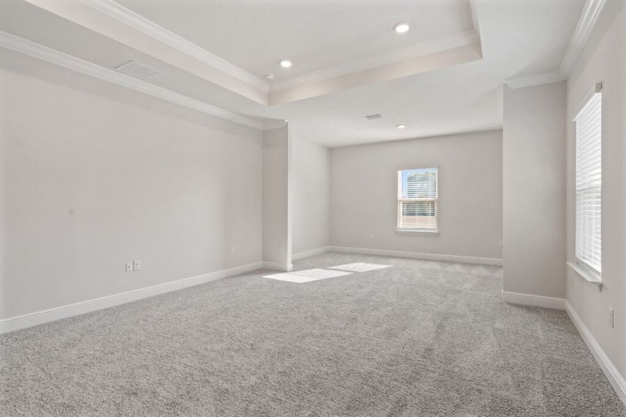 Spacious, unfurnished interior of a new home in Windswept Estates, Freeport (Image 15).