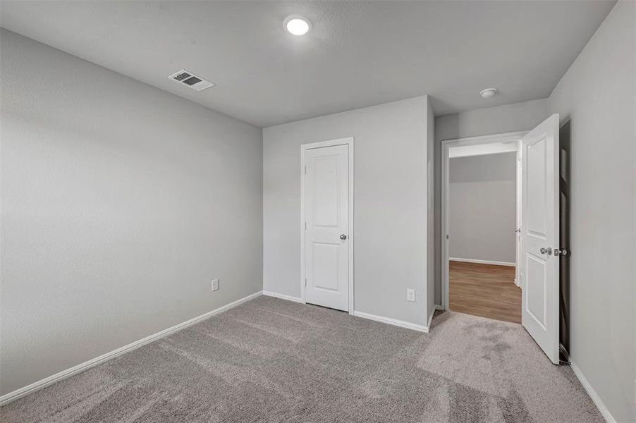 Spacious, unfurnished interior of a new home in ValleyBrooke, Mesquite (Image 30).