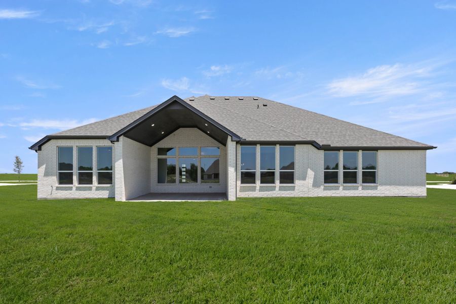Exterior details and patio area of a home in Pecan Acres, Red Oak (Image 4). Exterior details and patio area of a home in Pecan Acres, Red Oak (Image 4).