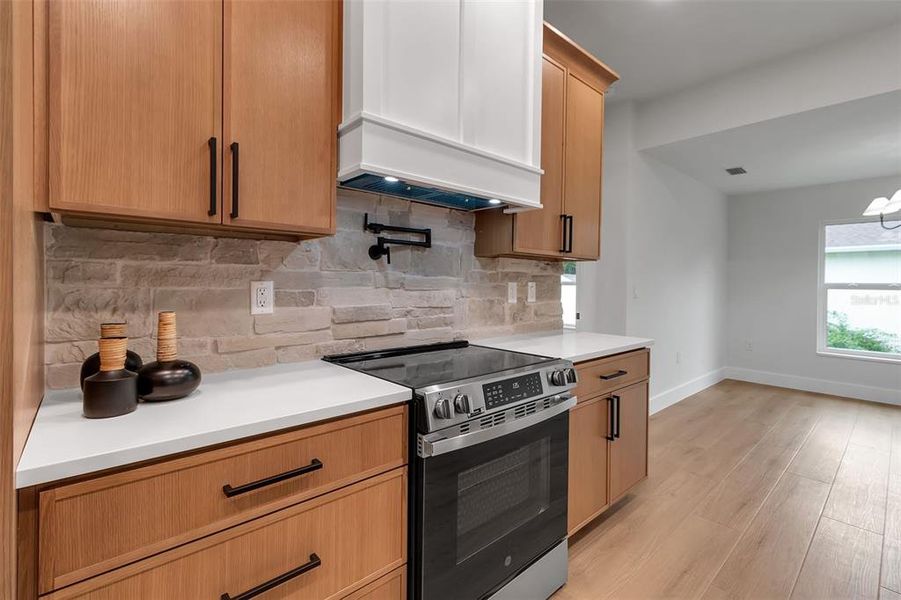 Furnished interior view inside a new home in , Venice (Image 41).