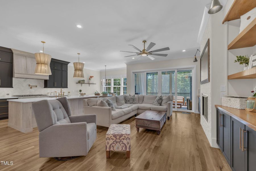 18-1120 Springdale Dr-11