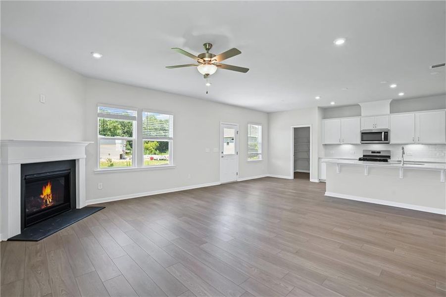 Spacious, unfurnished interior of a new home in Haverhill Estates, Dacula (Image 8).