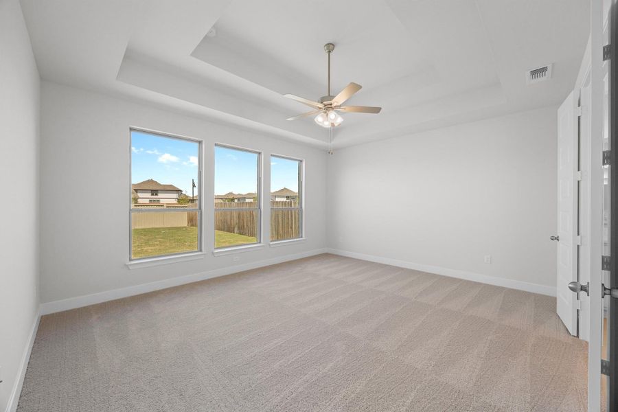 Representative image. Features, selections and colors may vary.