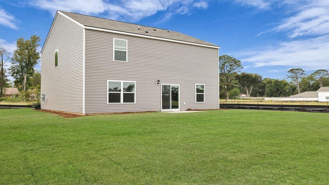 Exterior details and patio area of a home in Huggins Hill, Manning (Image 20).