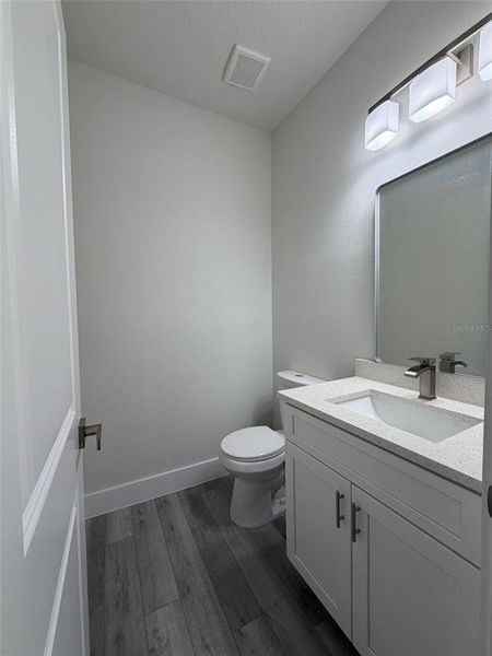 Furnished interior view inside a new home in , Dunnellon (Image 11).