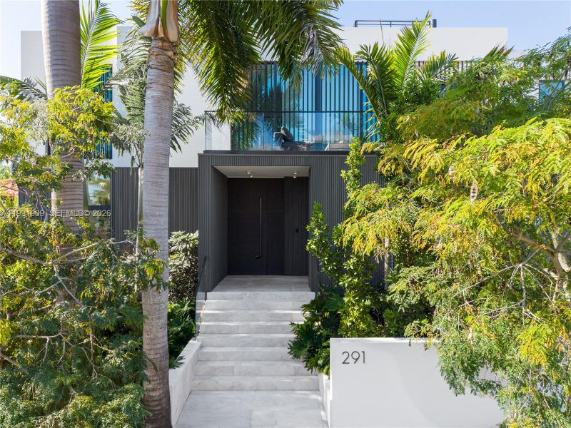 Exterior details and patio area of a home in , Miami Beach (Image 22).