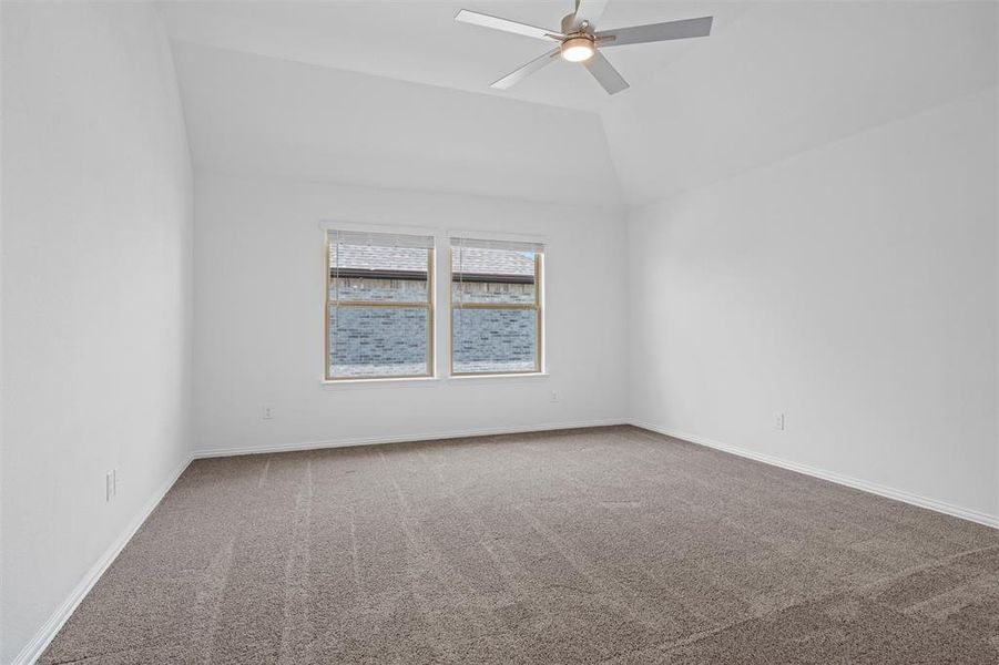 Spacious, unfurnished interior of a new home in Fox Hollow, Forney (Image 28).