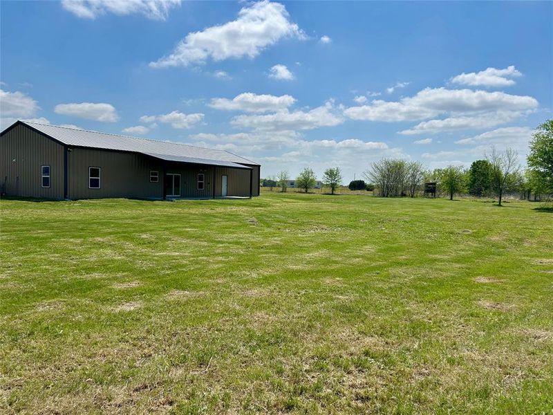 Exterior details and patio area of a home in , Blum (Image 16).