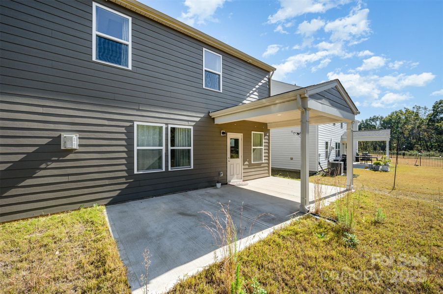 Exterior details and patio area of a home in Parkside Crossing, Charlotte (Image 4).
