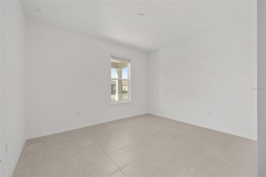 Spacious, unfurnished interior of a new home in Calesa Township, Ocala (Image 40).
