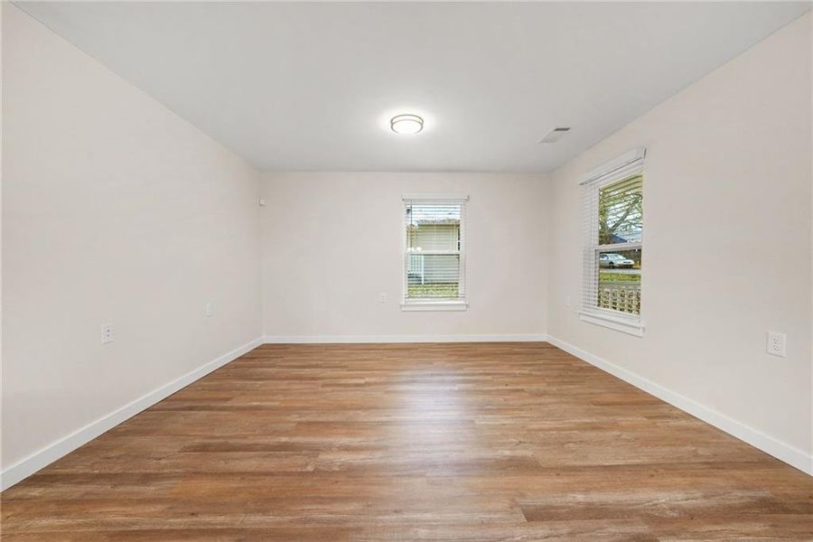 Spacious, unfurnished interior of a new home in , Atlanta (Image 26).