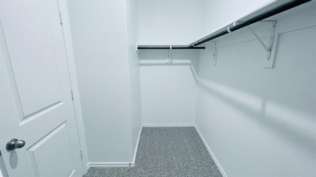 Spacious, unfurnished interior of a new home in Sunnycreek, Fort Worth (Image 15).