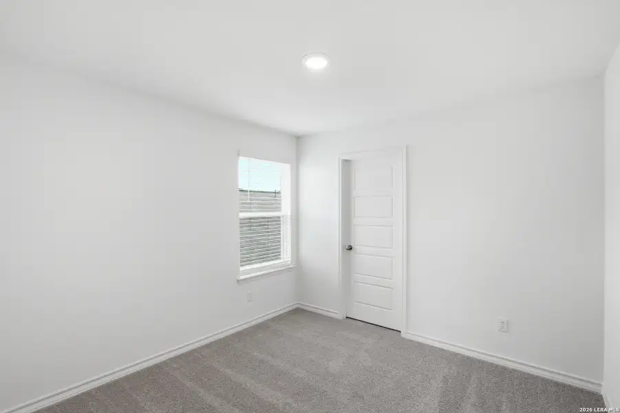 Spacious, unfurnished interior of a new home in Vista Real, Converse (Image 18).