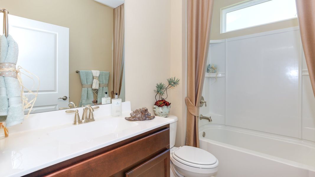 Representative interior finishes for a home built from the The Shorebreak by Chesapeake Homes in Bridgewater - Shorehaven Village, Little River (Image 18).