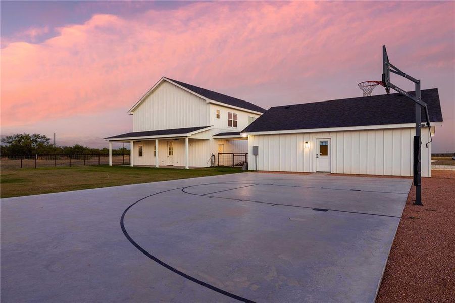 Community amenities in , Coleman (Image 36).