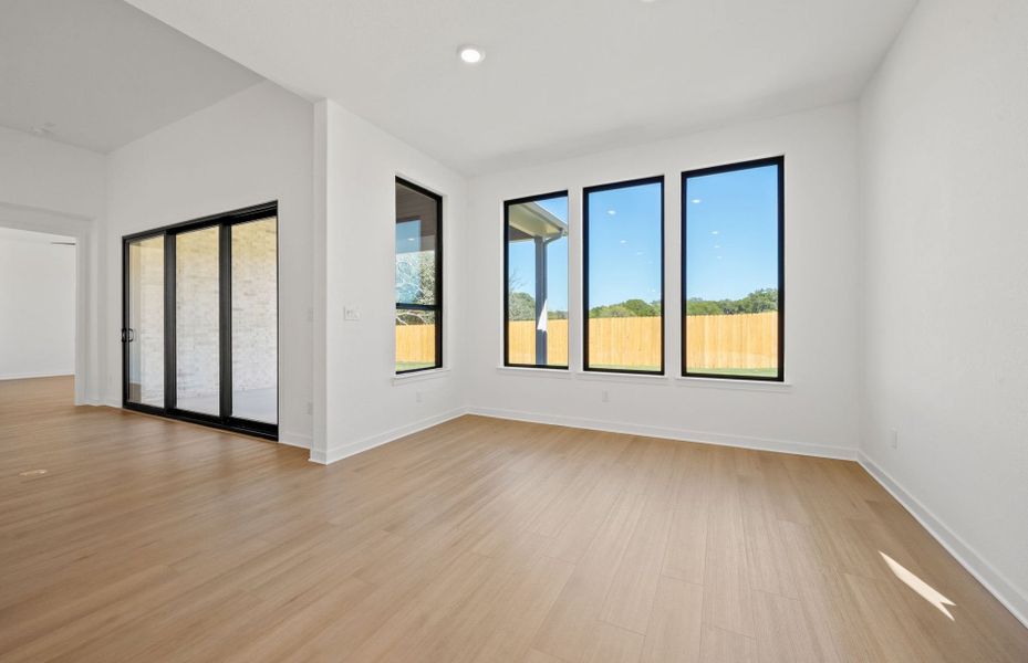 Spacious, unfurnished interior of a new home in 6 Creeks, Kyle (Image 53).