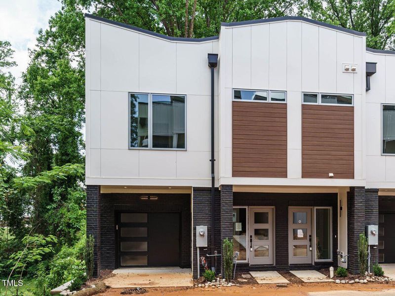 002-1280x960-main-exterior