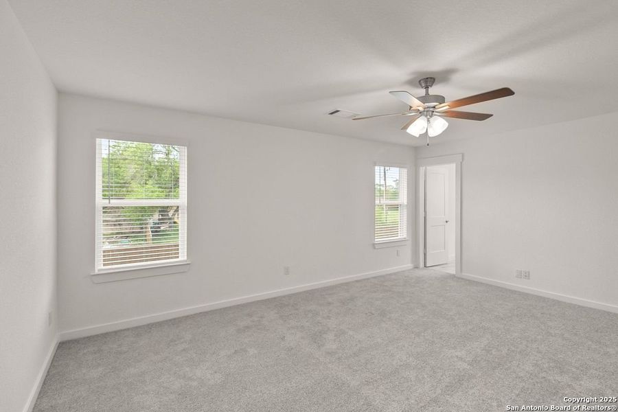 Spacious, unfurnished interior of a new home in Fairway Crossing 40s, San Antonio (Image 14). Spacious, unfurnished interior of a new home in Fairway Crossing 40s, San Antonio (Image 14).