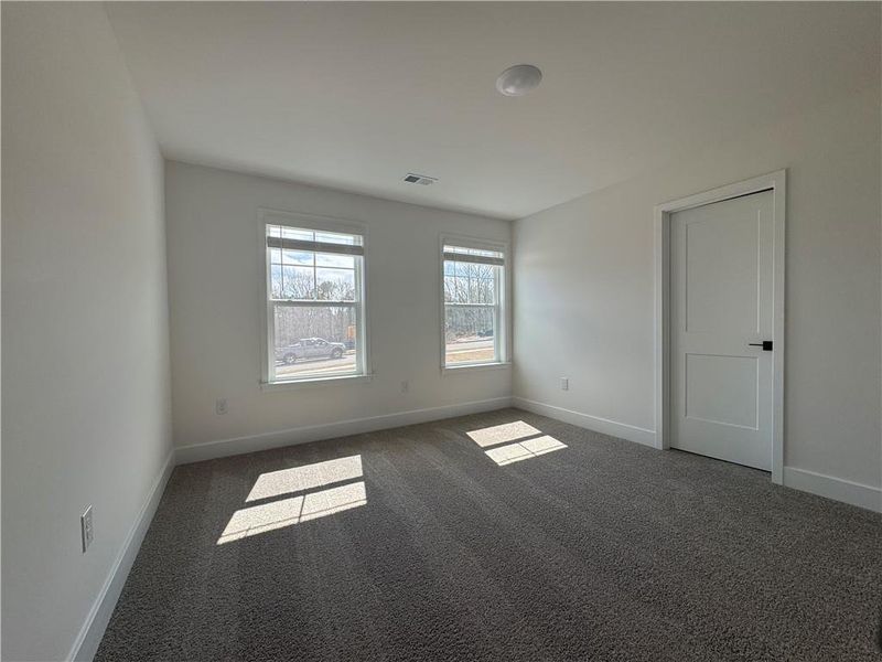 Spacious, unfurnished interior of a new home in Tuscany Hills, Douglasville (Image 31).