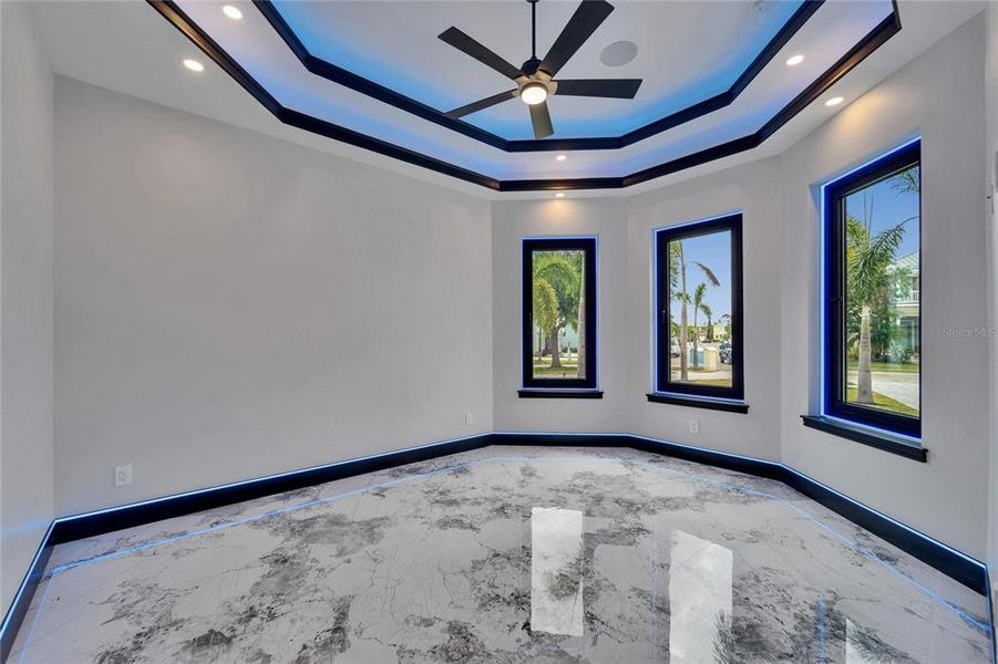 Spacious, unfurnished interior of a new home in , Apollo Beach (Image 22).