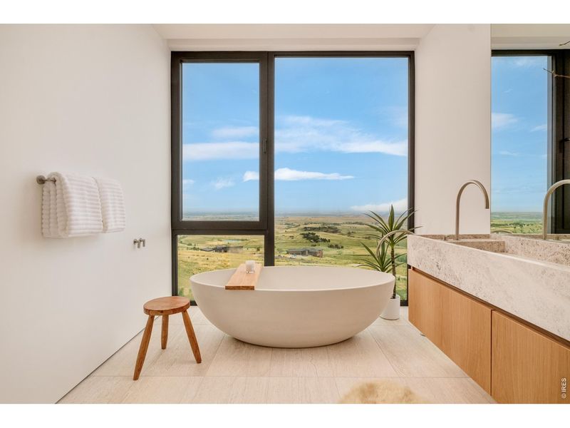 Image 28 of a home in .