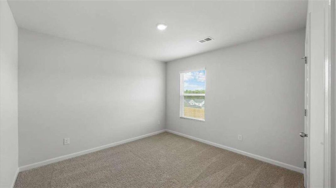 Spacious, unfurnished interior of a new home in Shoal Creek, Hampton (Image 13).