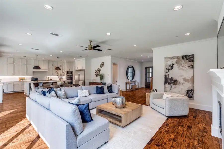 Furnished interior view inside a new home in , Dallas (Image 5).