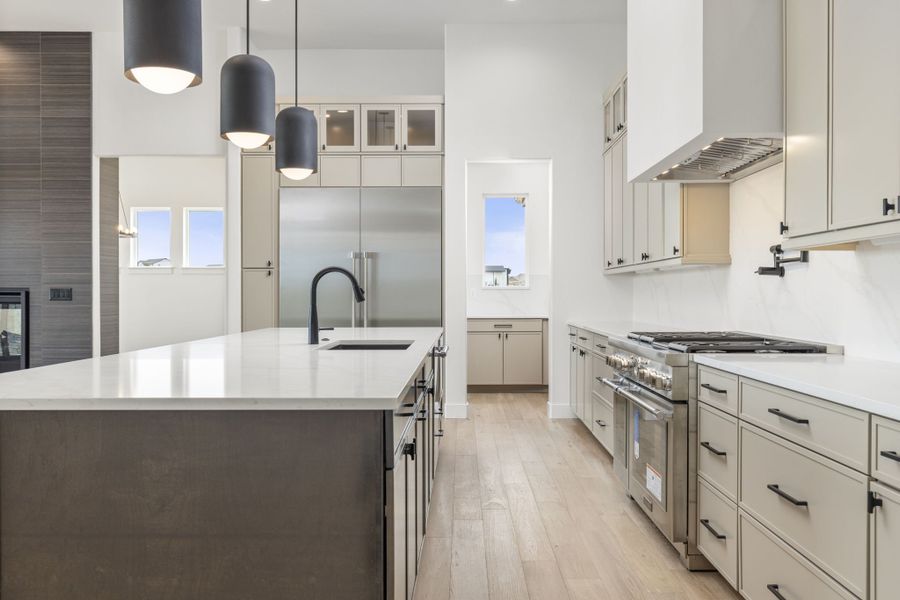 1727 Abundance - Kitchen