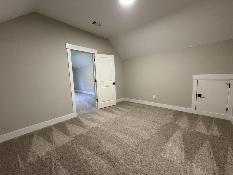 Spacious, unfurnished interior of a new home in Arden on Lanier, Cumming (Image 30).
