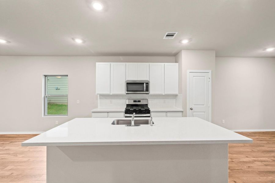 Furnished interior view inside a new home in Westridge Cove, Conroe (Image 11).