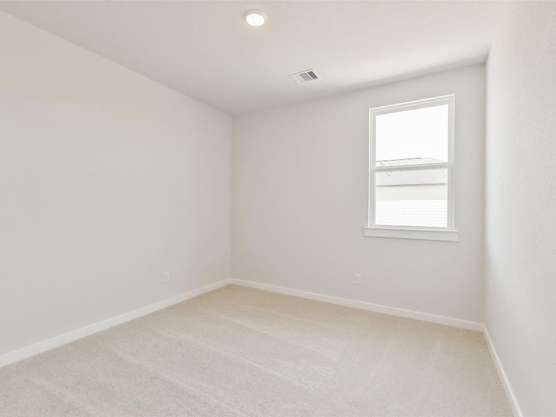 Spacious, unfurnished interior of a new home in Spring Branch Crossing, Conroe (Image 34).