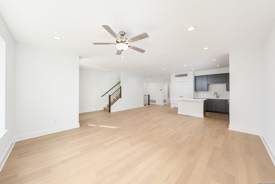 Spacious, unfurnished interior of a new home in , San Antonio (Image 34).