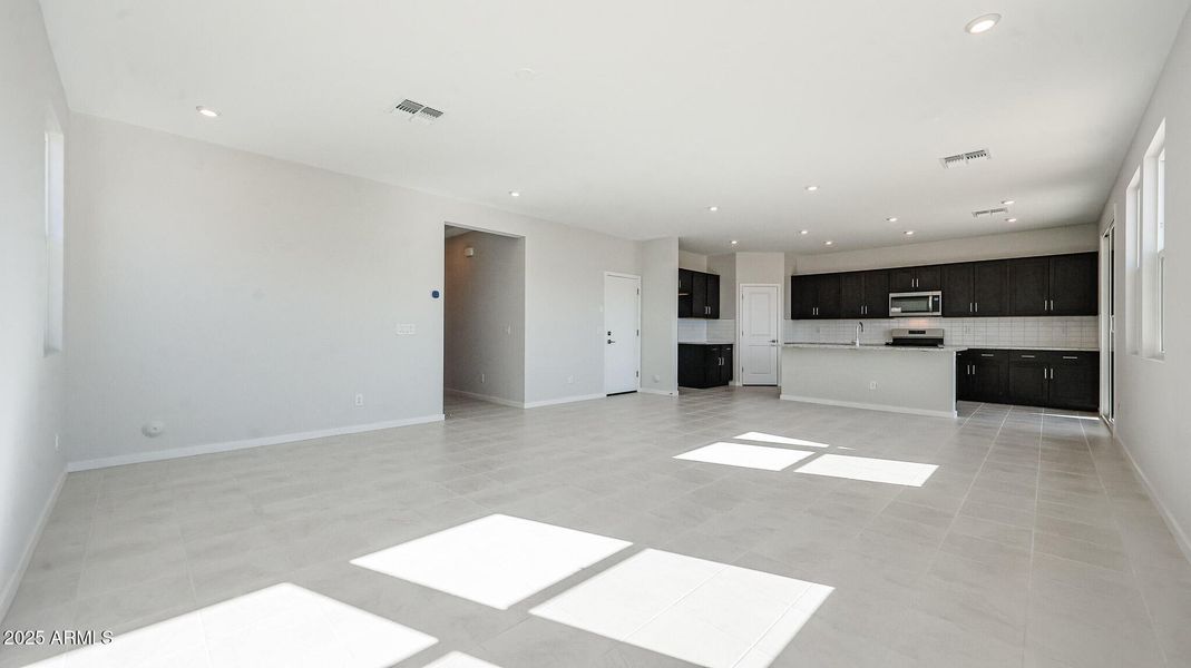 13_2-story-home-for-sale-surprise-AZ_Rea