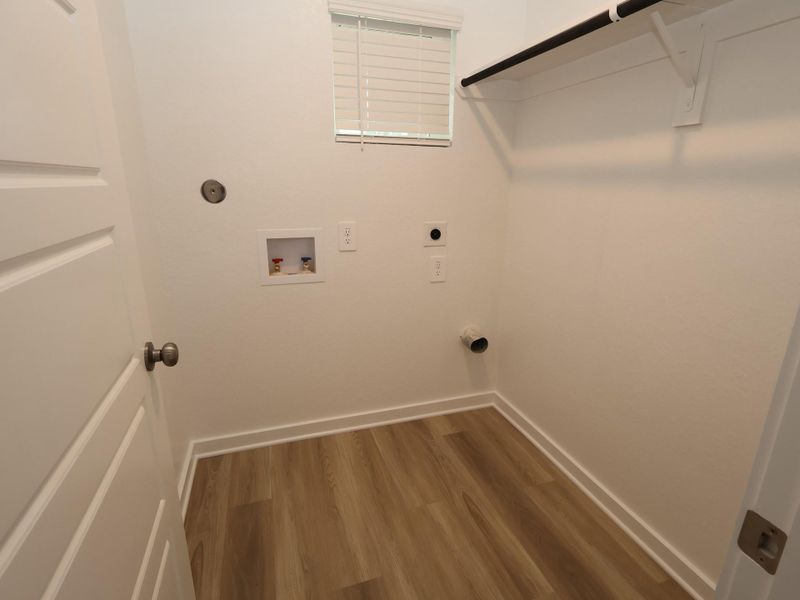 Spacious, unfurnished interior of a new home in Pinewood at Grand Texas, New Caney (Image 12).
