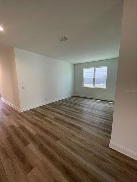 Spacious, unfurnished interior of a new home in Park View at the Hills, Minneola (Image 10).