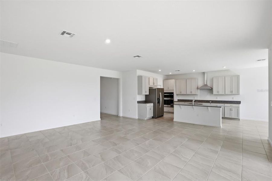 Spacious, unfurnished interior of a new home in Waterbrooke, Clermont (Image 12). Spacious, unfurnished interior of a new home in Waterbrooke, Clermont (Image 12).
