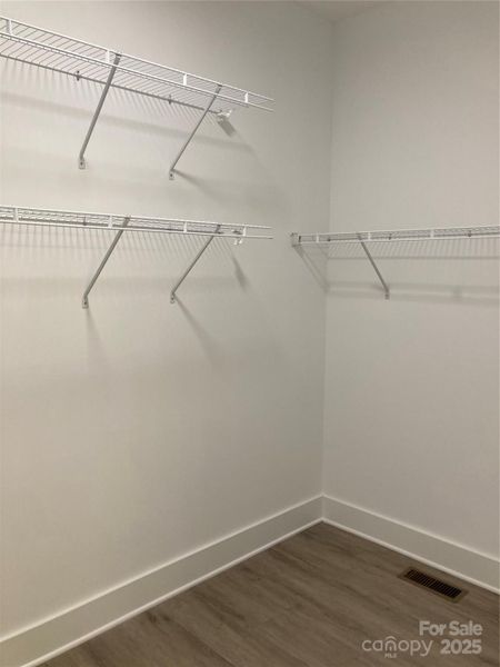 Image 18 of a home in .