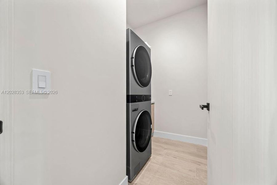 Furnished interior view inside a new home in , Fort Lauderdale (Image 8).