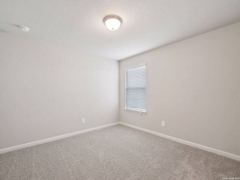Spacious, unfurnished interior of a new home in Royal Crest, San Antonio (Image 12).