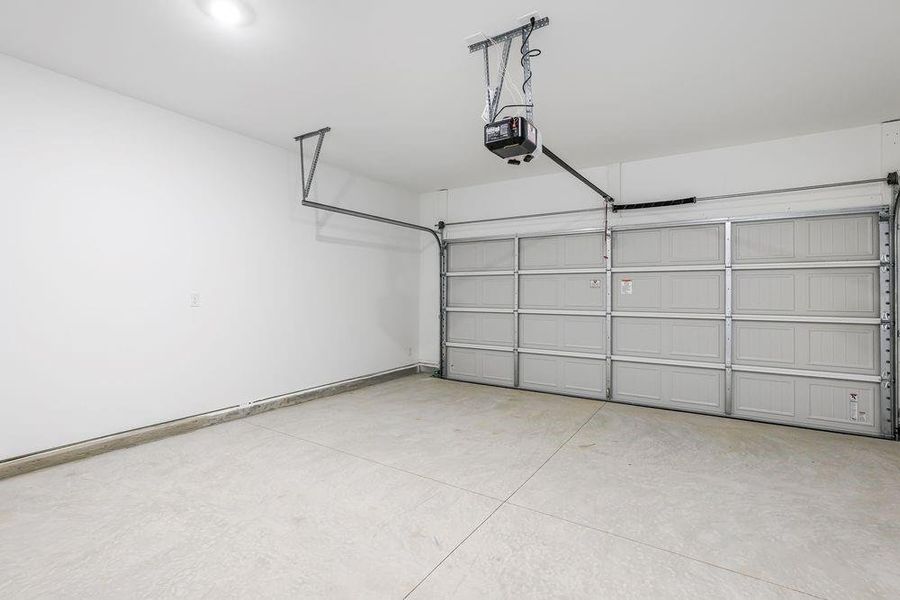 Spacious, unfurnished interior of a new home in Windance Lake, Loganville (Image 23).