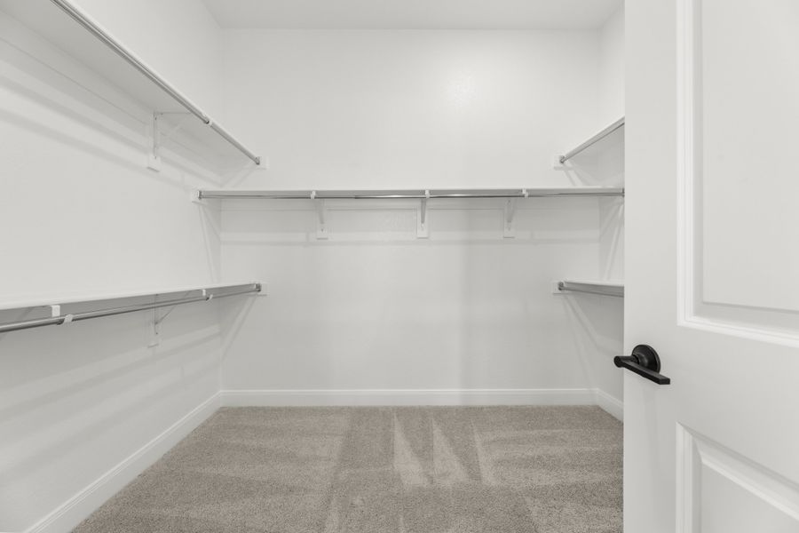 Spacious, unfurnished interior of a new home in Ten Mile Creek, Celina (Image 25).