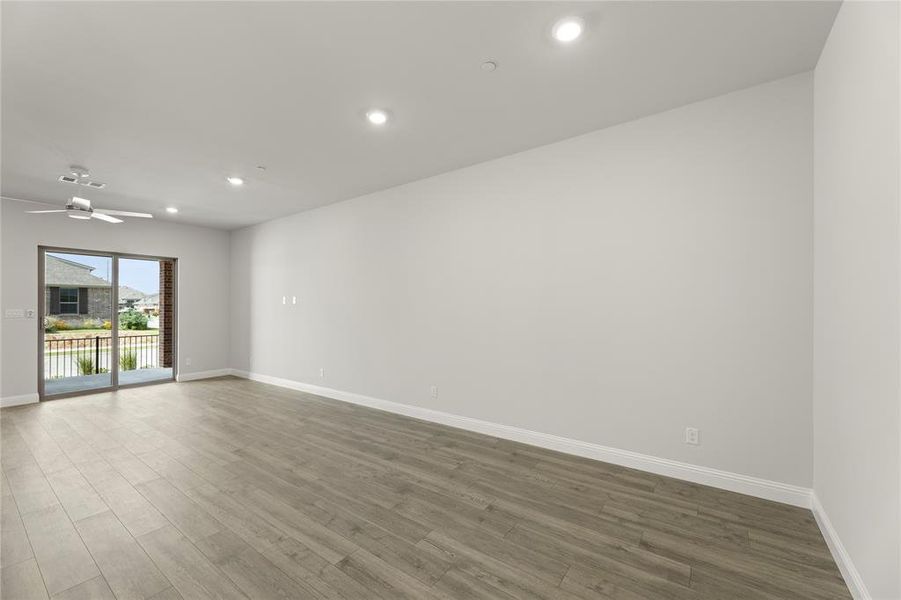 Spacious, unfurnished interior of a new home in Woodbridge, Wylie (Image 15).