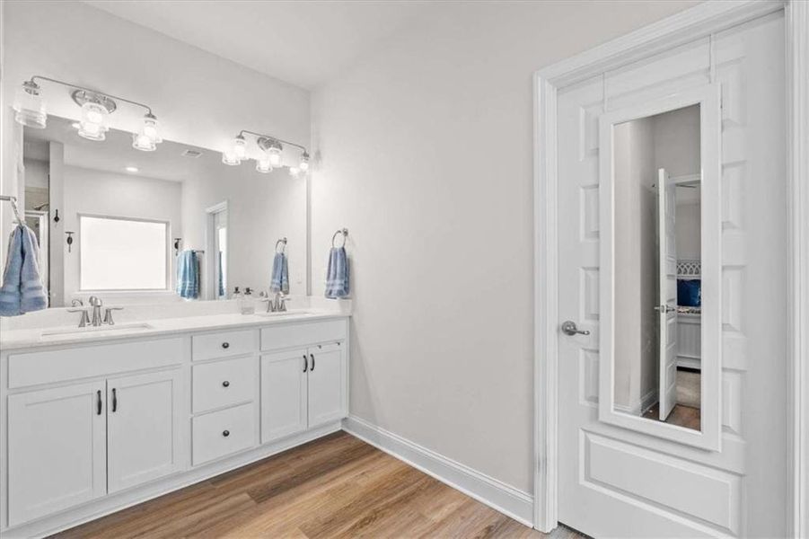 Furnished interior view inside a new home in Saddle Ridge, Bremen (Image 34).