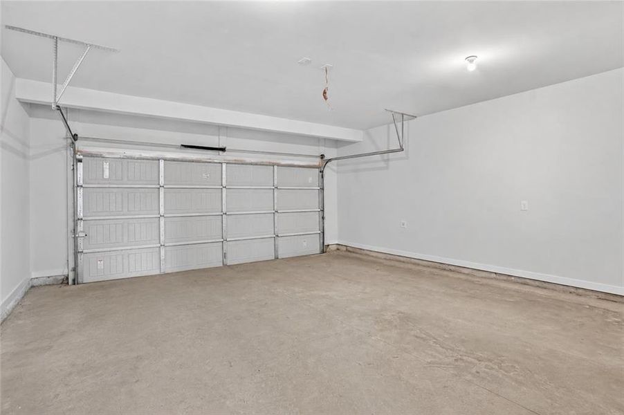 Spacious, unfurnished interior of a new home in , Villa Rica (Image 36).