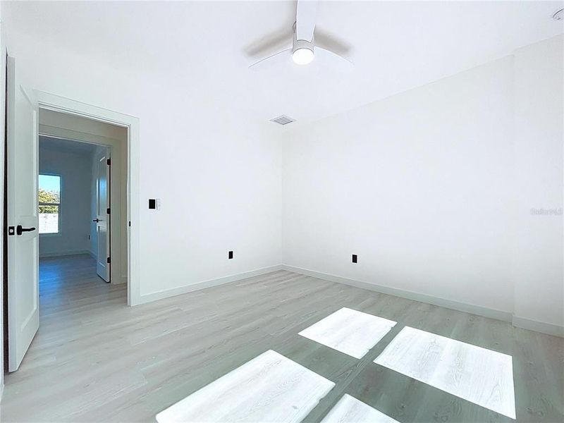 Spacious, unfurnished interior of a new home in , St. Petersburg (Image 55).