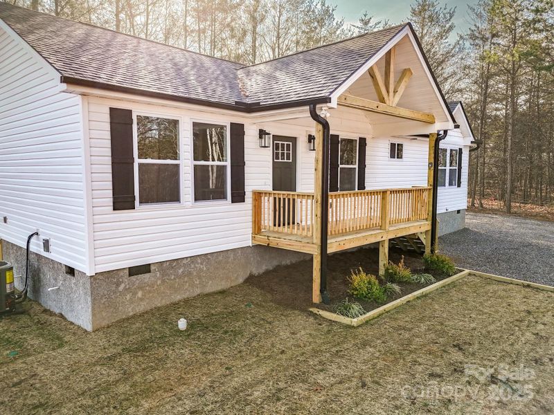 Exterior details and patio area of a home in , Marion (Image 23).