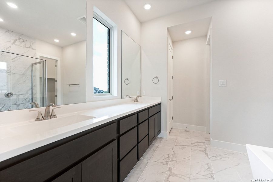 Furnished interior view inside a new home in Mont Blanc, Schertz (Image 5).
